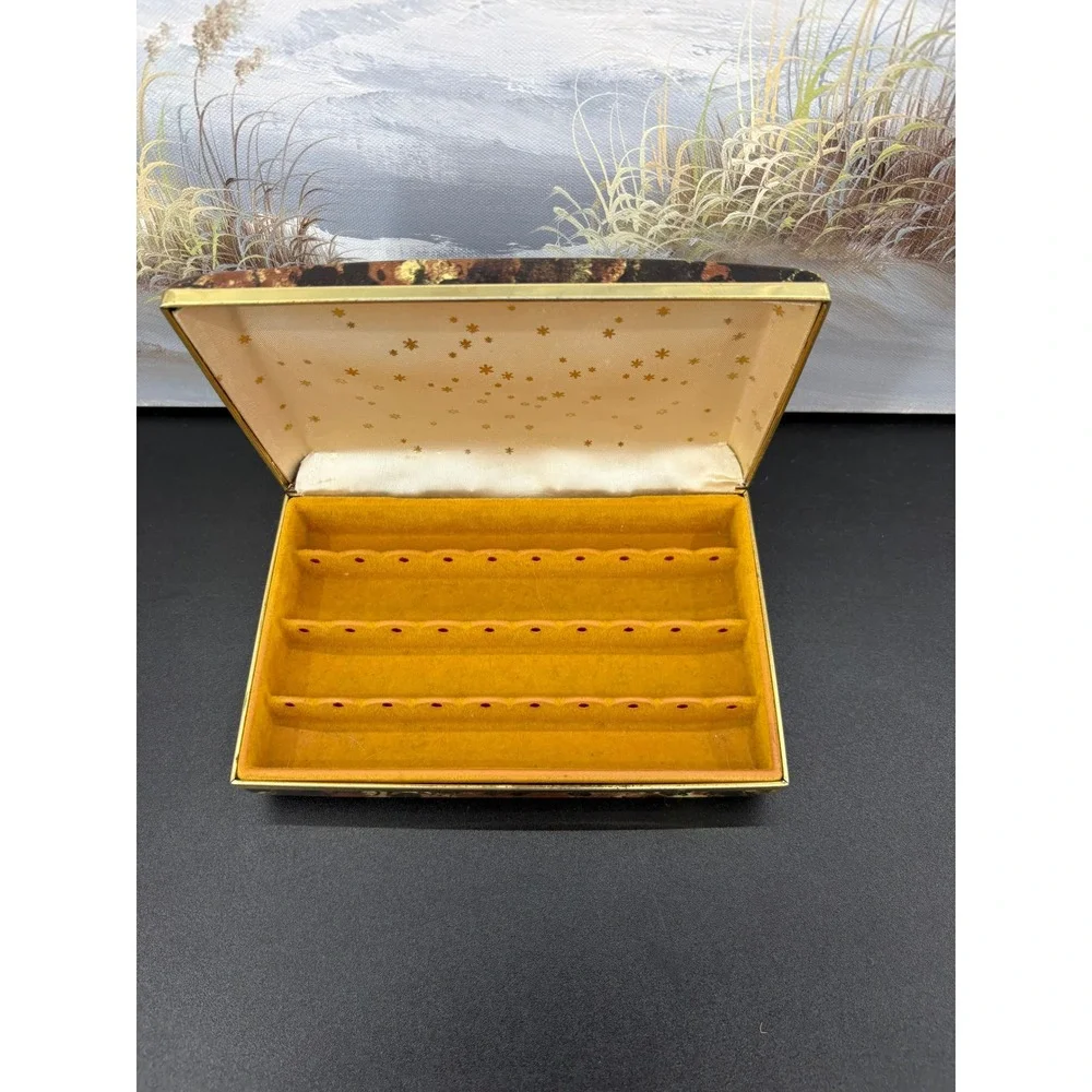 Vintage Mele Clamshell Jewelry Box For Earrings Travel Case Organizer